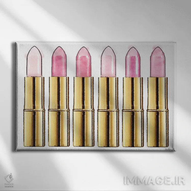 تابلو دکوراتیو رژ لب در طلایی و صورتی ملایم اثر آماندا گرینوود - نمای روبهرو روی دیوار
