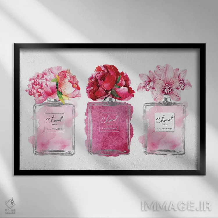 تابلو دکوراتیو سه گانه عطر در نقره ای و صورتی اثر آماندا گرینوود - نمای قابدار مشکی