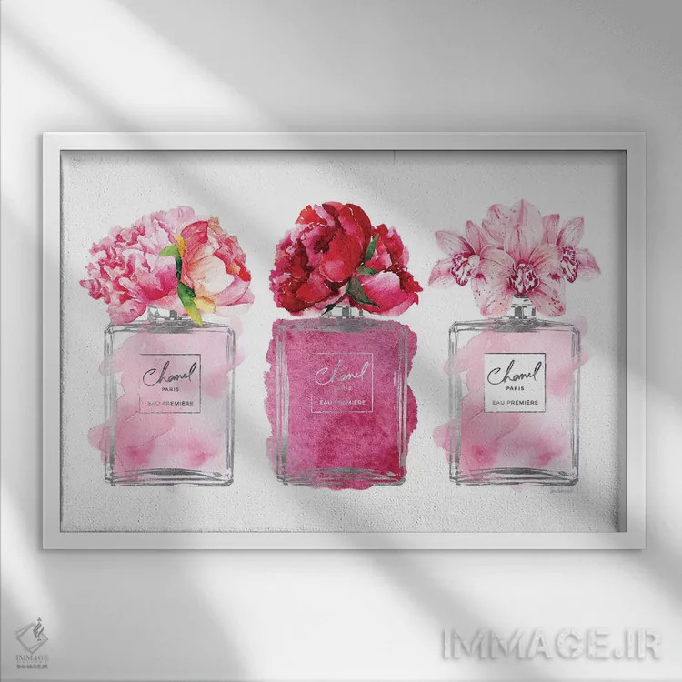 تابلو دکوراتیو سه گانه عطر در نقره ای و صورتی اثر آماندا گرینوود - نمای قابدار سفید
