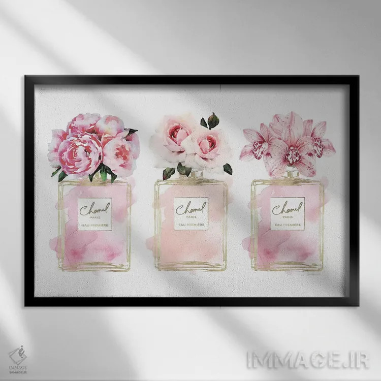 تابلو دکوراتیو سه گانه عطر در شامپاین و صورتی روشن اثر آماندا گرینوود - نمای قابدار مشکی