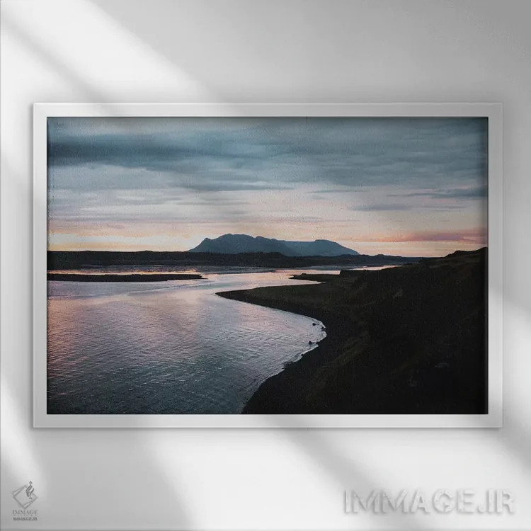 تابلو دکوراتیو ایسلند - ۸ اثر لوک آنتونی گرم - نمای قابدار سفید