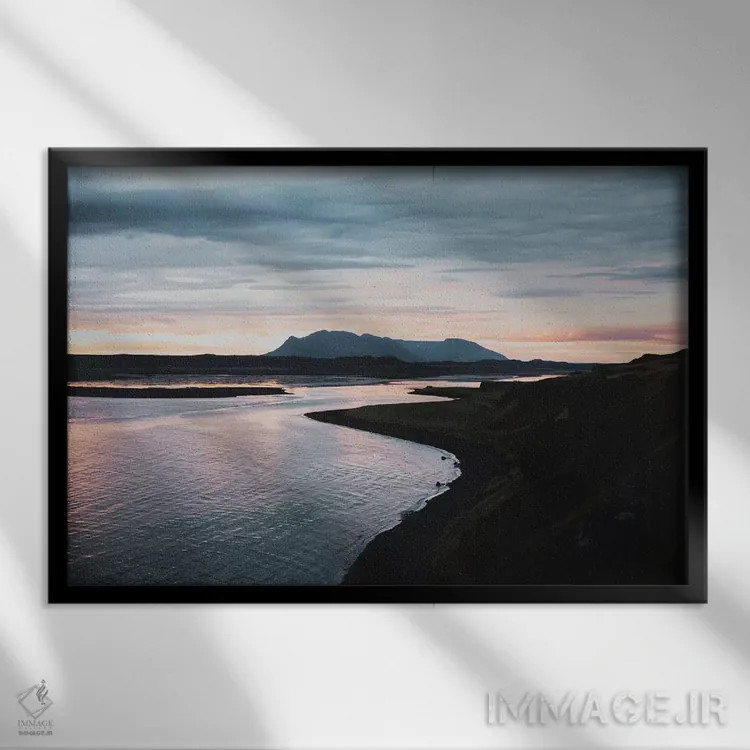 تابلو دکوراتیو ایسلند - ۸ اثر لوک آنتونی گرم - نمای قابدار مشکی