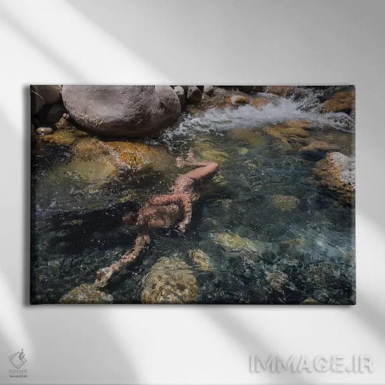 تابلو دکوراتیو جریان اثر گرگوری پرسکات - نمای روبهرو روی دیوار