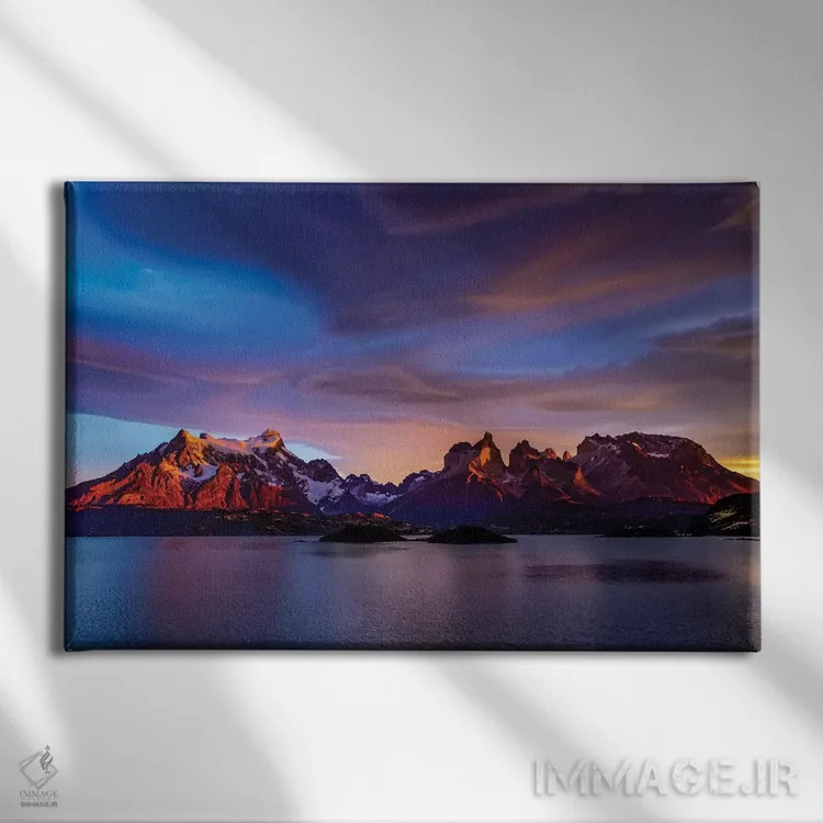 تابلو دکوراتیو Torres de Paine, lenticular clouds,شیلی، تورس دل پاین، ابره… اثر جورج تئودور - نمای روبهرو روی دیوار