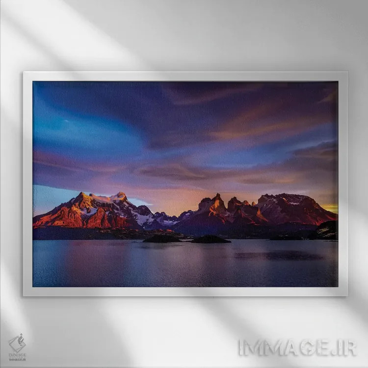 تابلو دکوراتیو Torres de Paine, lenticular clouds,شیلی، تورس دل پاین، ابره… اثر جورج تئودور - نمای قابدار سفید