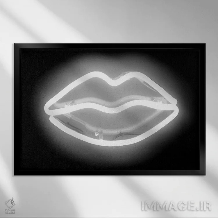 تابلو دکوراتیو نئون لب ها سفید روی مشکی اثر هیلی کار - نمای قابدار مشکی