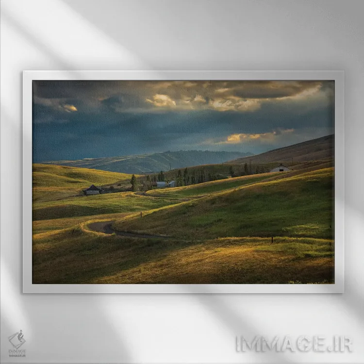 تابلو دکوراتیو مزرعه ای در دامنه تپه های نزدیک Painted Hills اورگان در غروب اثر شیلا حداد - نمای قابدار سفید