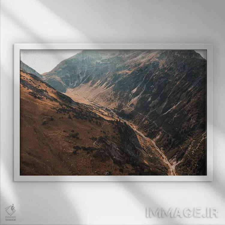 تابلو دکوراتیو سیاره ناشناخته اثر سباستین هیلگتاگ - نمای قابدار سفید