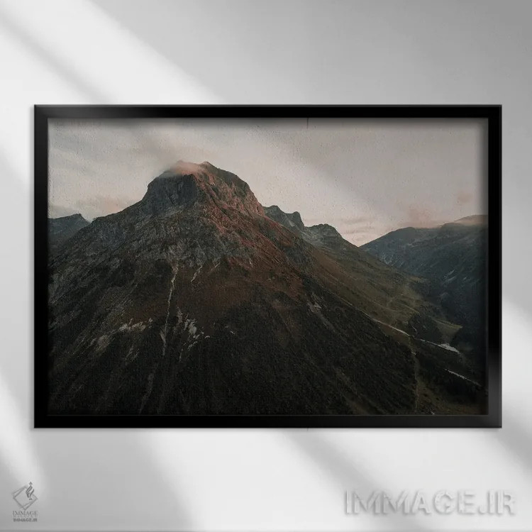 تابلو دکوراتیو غروب بالای تپه ۱ اثر سباستین هیلگتاگ - نمای قابدار مشکی