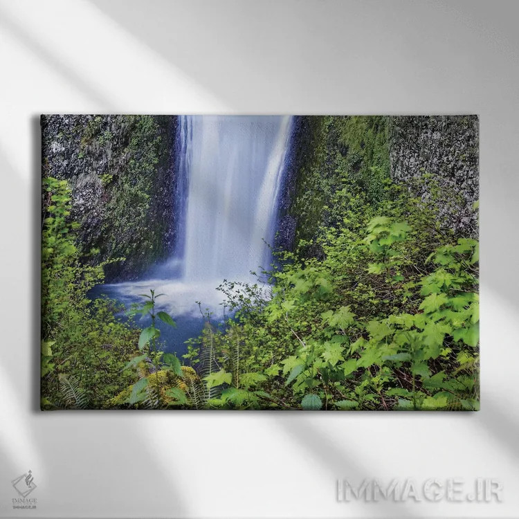 تابلو دکوراتیو Oregon, Columbia River Gorge, Multnomah Falls,آمریکا، اورگن… اثر هولیس لونی - نمای روبهرو روی دیوار