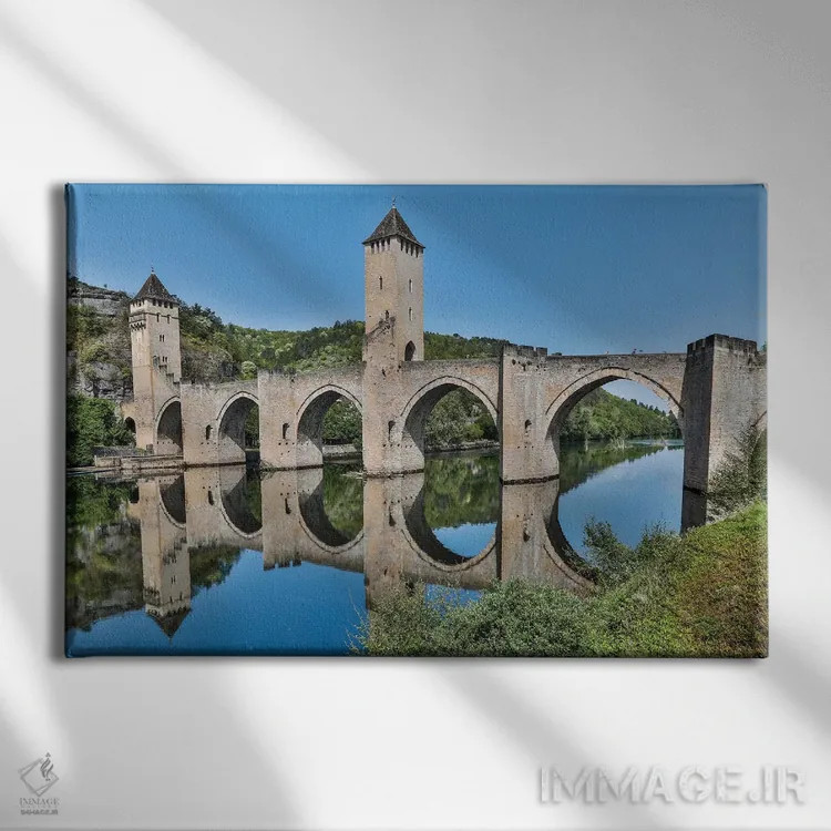 تابلو دکوراتیو Cahors. Pont Valentre over the Lot river,فرانسه، کاهور، پل و… اثر هولیس لونی - نمای روبهرو روی دیوار