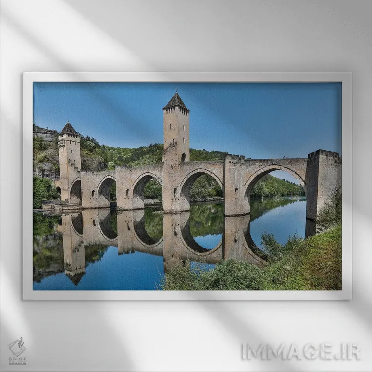 تابلو دکوراتیو Cahors. Pont Valentre over the Lot river,فرانسه، کاهور، پل و… اثر هولیس لونی - نمای قابدار سفید