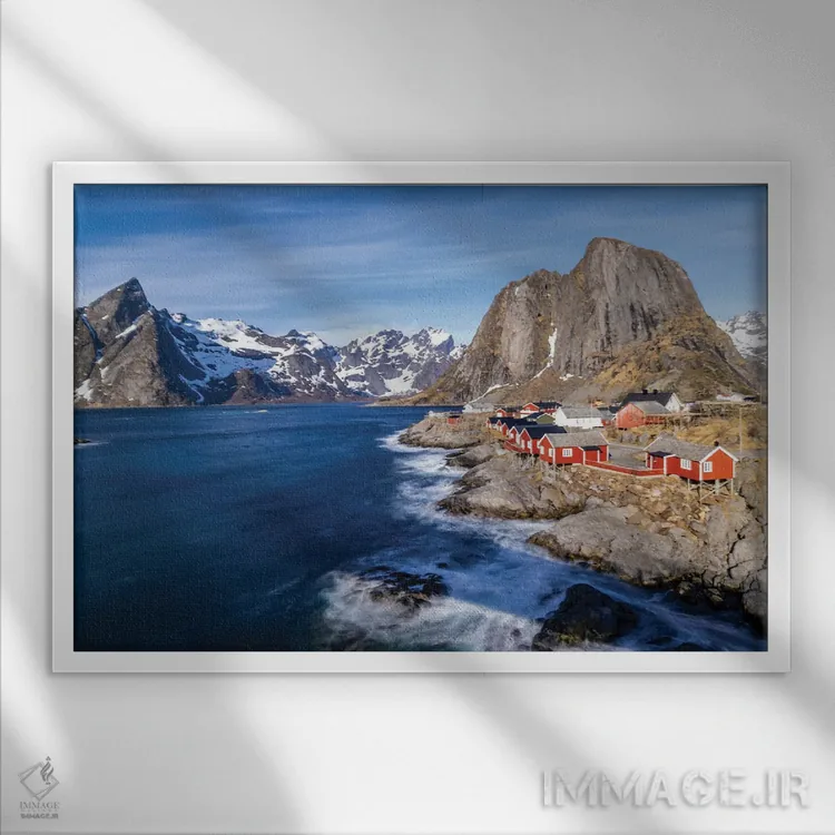 تابلو دکوراتیو Lofoten Islands Hamnoy , Red Rorbuer ,نروژ، جزایر لوفوتن، ها… اثر هولیس لونی - نمای قابدار سفید