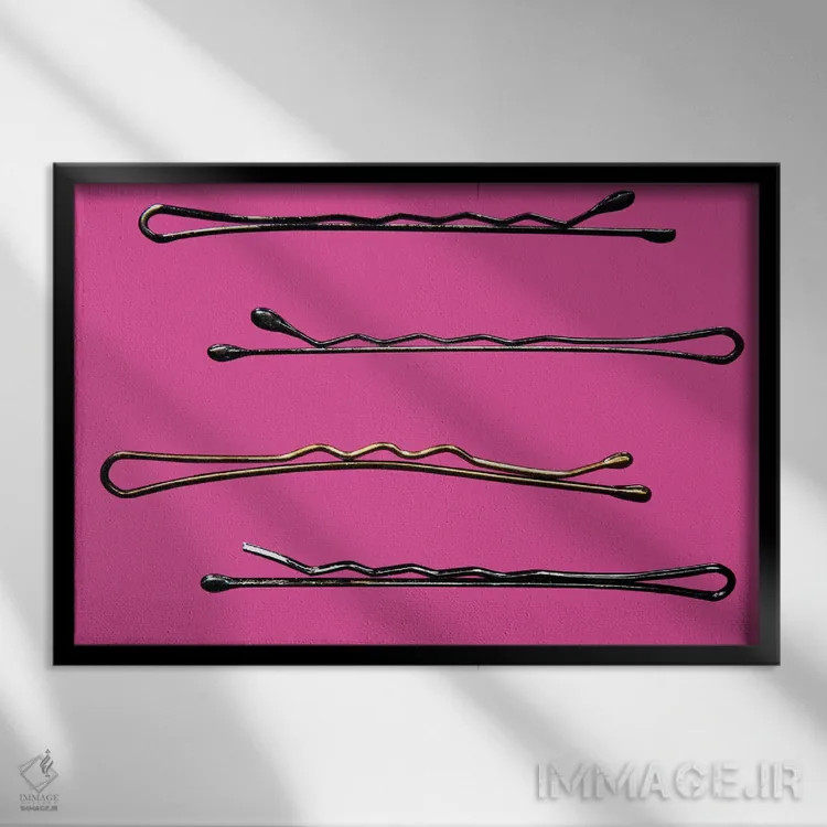 تابلو دکوراتیو بابی همه چیز اثر هانی مون هتل - نمای قابدار مشکی