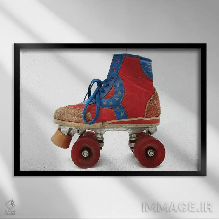 تابلو دکوراتیو با جریان حرکت کن اثر هانی مون هتل - نمای قابدار مشکی