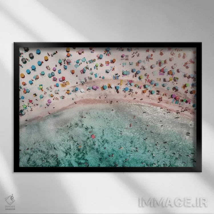 تابلو دکوراتیو ساحلی اثر هانی مون هتل - نمای قابدار مشکی