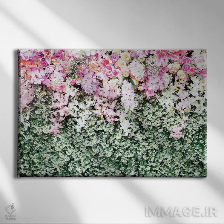 تابلو دکوراتیو فرش گل اثر هانی مون هتل - نمای روبهرو روی دیوار