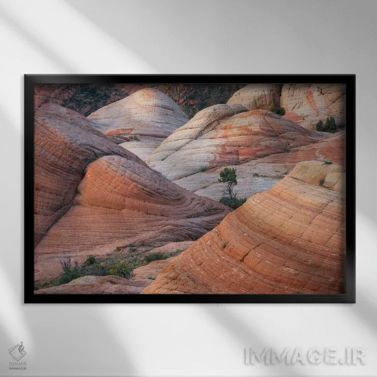 تابلو دکوراتیو آسمانی اثر هانتر پیج - نمای قابدار مشکی