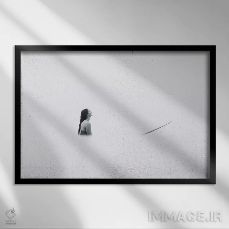 تابلو مینیمال فرار اثر هانا پریویت - نمای قابدار مشکی