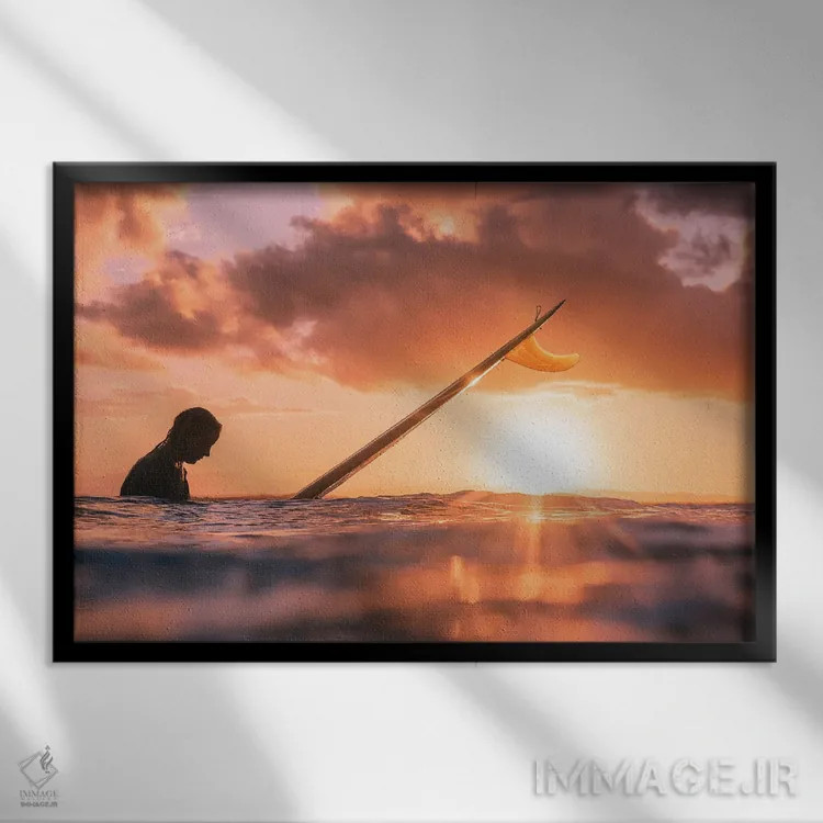 تابلو مینیمال حاشیه نوسا اثر هانا پریویت - نمای قابدار مشکی