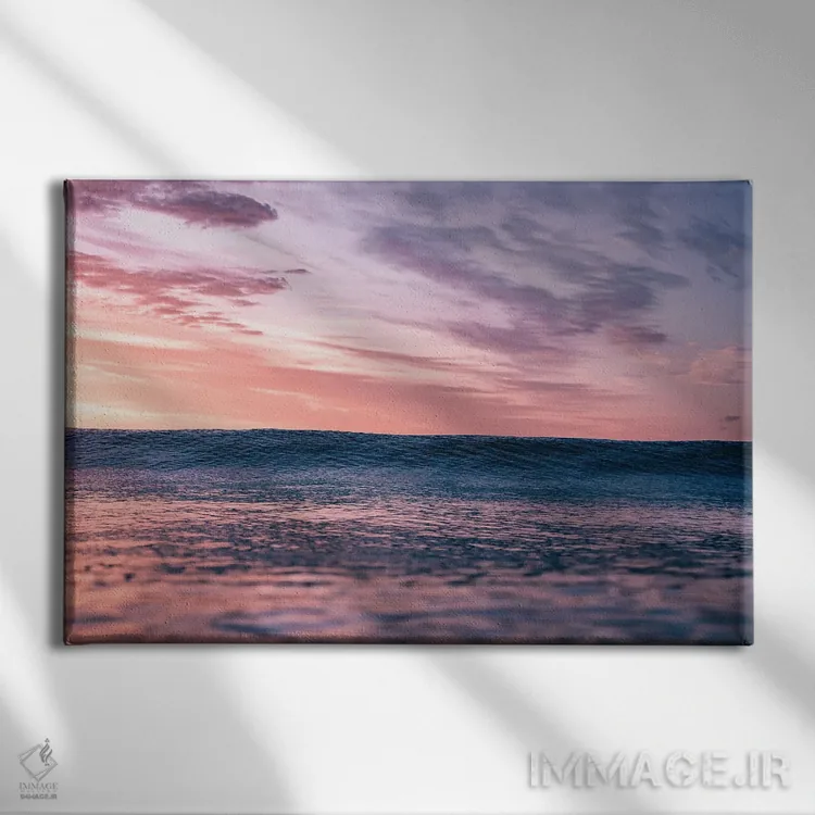 تابلو مینیمال طلوع بر آب اثر هانا پریویت - نمای روبهرو روی دیوار