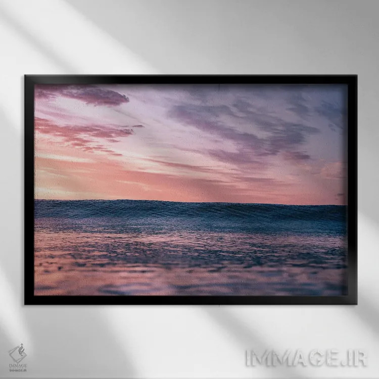 تابلو مینیمال طلوع بر آب اثر هانا پریویت - نمای قابدار مشکی