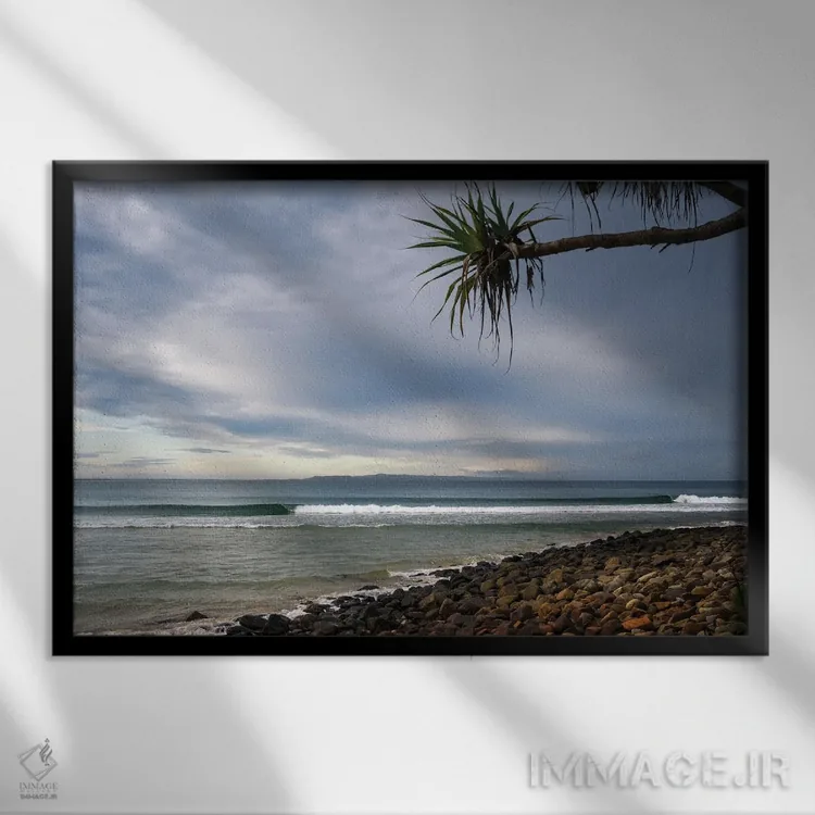 تابلو مینیمال بی سوار اثر هانا پریویت - نمای قابدار مشکی