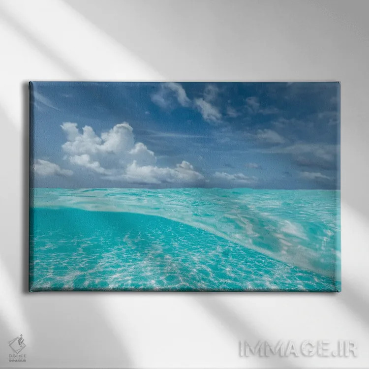 تابلو مینیمال فیروزه ای اثر هانا پریویت - نمای روبهرو روی دیوار