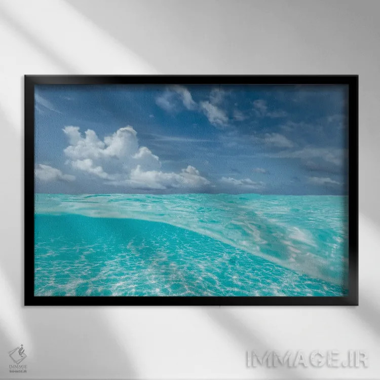 تابلو مینیمال فیروزه ای اثر هانا پریویت - نمای قابدار مشکی