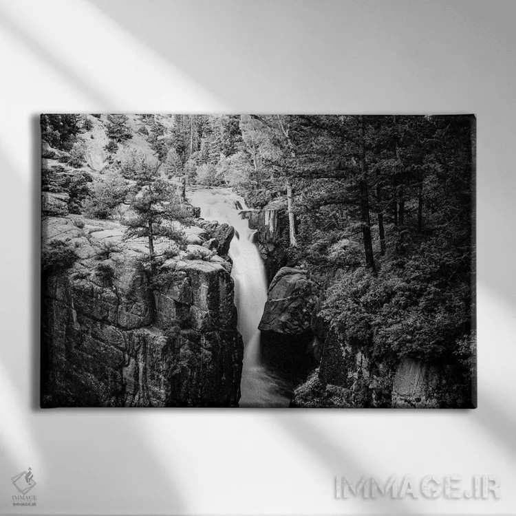 تابلو دکوراتیو آبشار شل اثر هدر رابرسون - نمای روبهرو روی دیوار