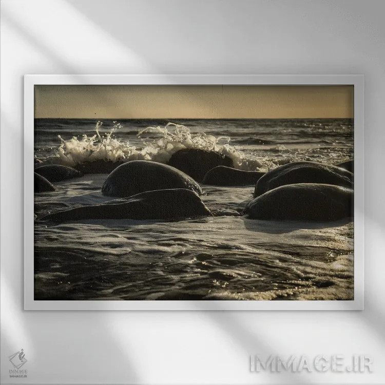 تابلو دکوراتیو ساحل بولینگ بال اثر هدر رابرسون - نمای قابدار سفید