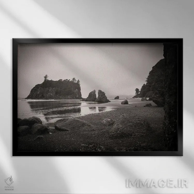 تابلو دکوراتیو ساحل روبی سیاه و سفید اثر هدر رابرسون - نمای قابدار مشکی