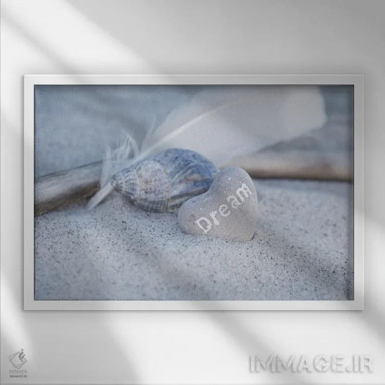 تابلو دکوراتیو ساحل با قلب رویایی اثر آندریا هازه - نمای قابدار سفید