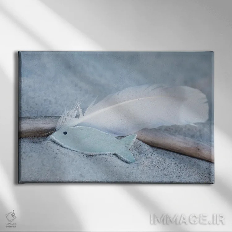تابلو دکوراتیو ساحل با پر ماهی اثر آندریا هازه - نمای روبهرو روی دیوار