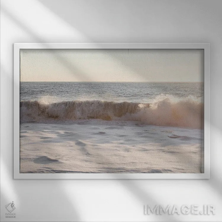 تابلو دکوراتیو موج های غروب در ایسلند اثر هنریکه شنک - نمای قابدار سفید