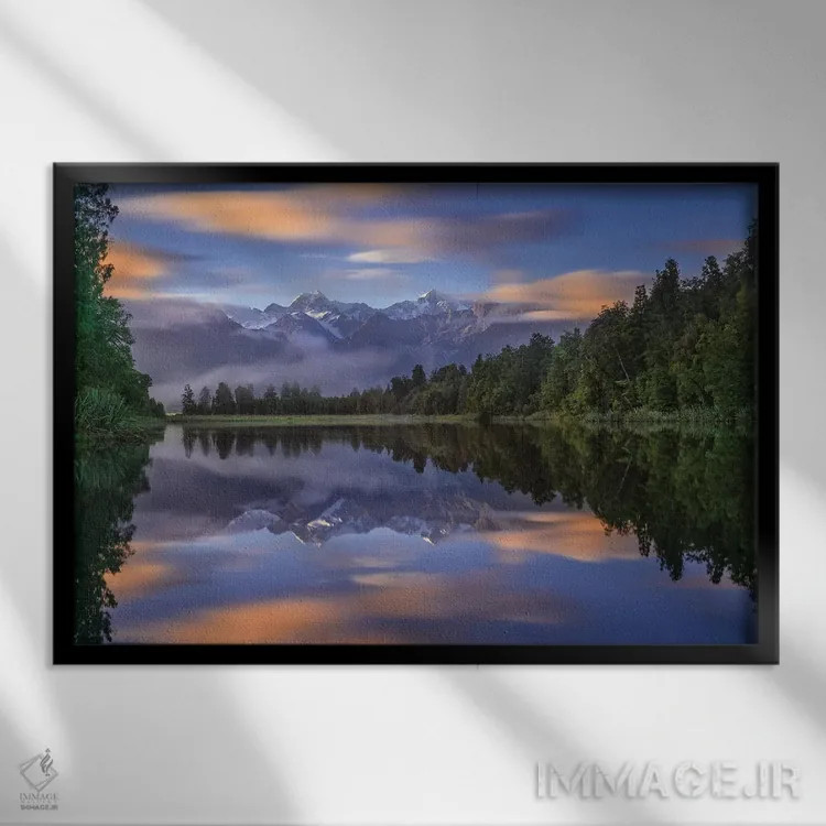 تابلو دکوراتیو دریاچه ماتکسون اثر هوا ژو - نمای قابدار مشکی