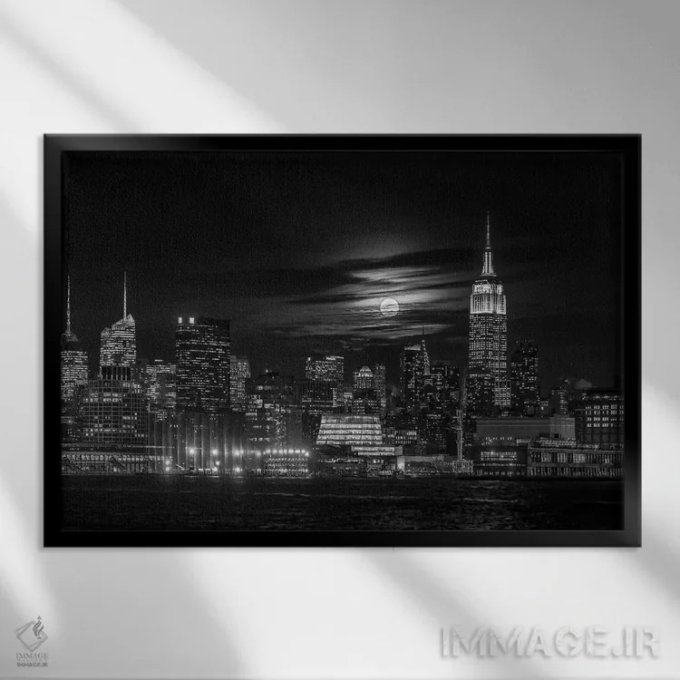 تابلو دکوراتیو منهتن در شب اثر هوا ژو - نمای قابدار مشکی