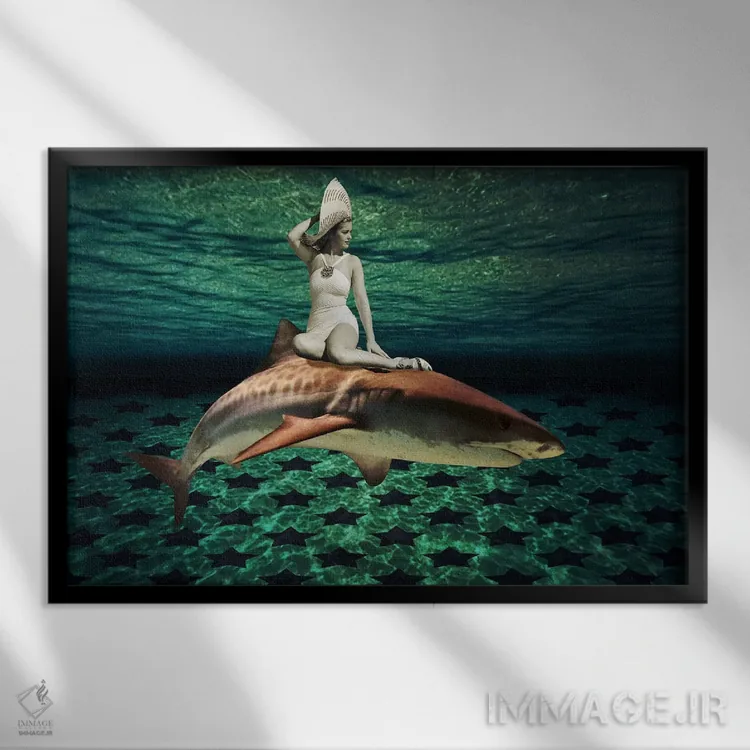 تابلو دکوراتیو ملکه مراسم زیبایی اثر فایو بای فایو کالکتیو - نمای قابدار مشکی