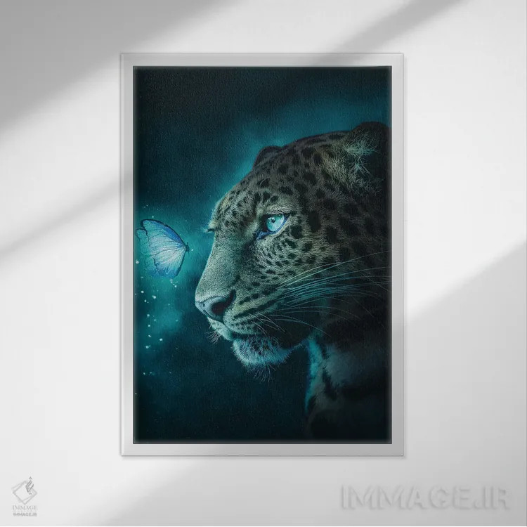 تابلو دکوراتیو پلنگ خالدار و پروانه اثر آدام کازینز - نمای قابدار سفید
