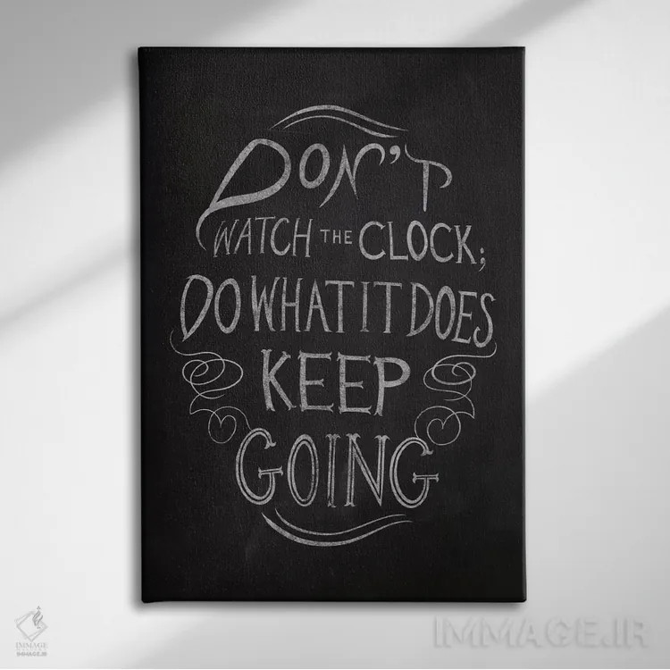 تابلو دکوراتیو به ساعت نگاه نکن اثر فایو بای فایو کالکتیو - نمای روبهرو روی دیوار