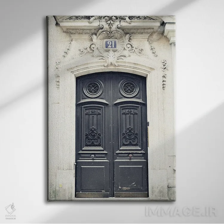 تابلو دکوراتیو در سیاه پاریس اول اثر کارولین مینت - نمای روبهرو روی دیوار