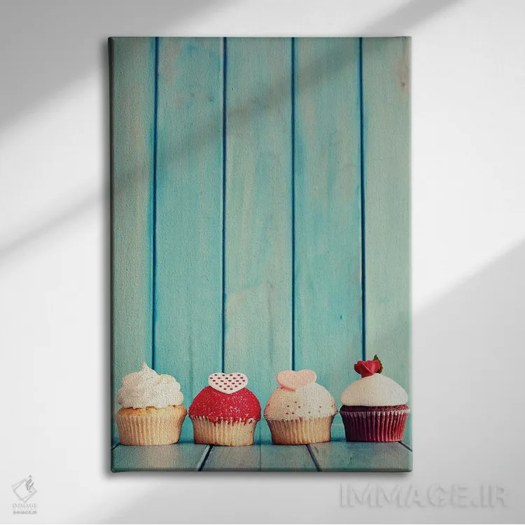 تابلو دکوراتیو چهار کاپ کیک اثر کارولین مینت - نمای روبهرو روی دیوار