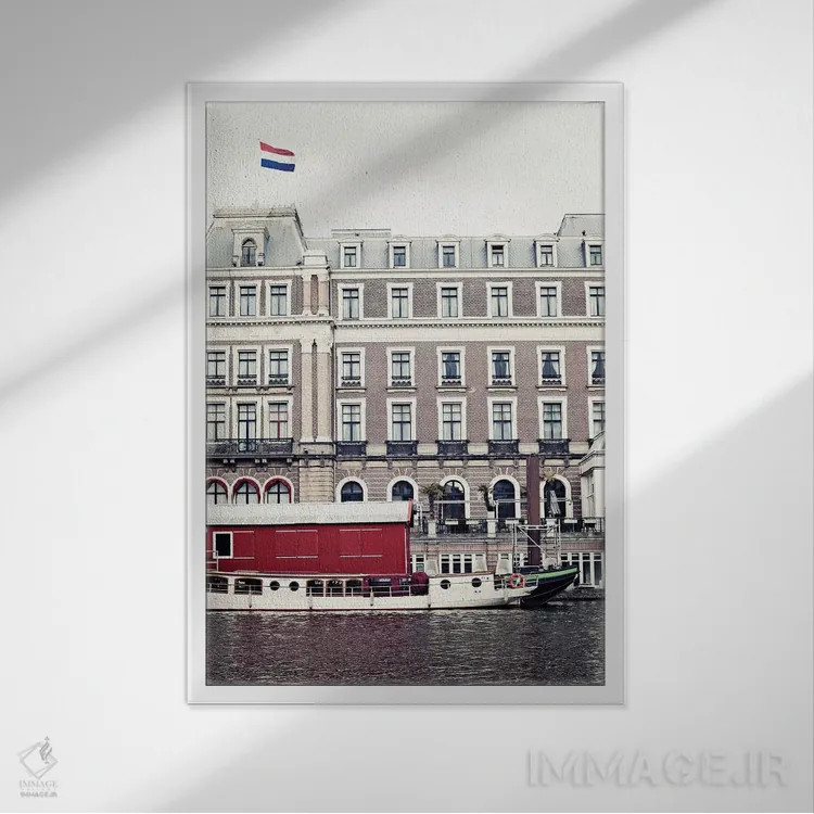 تابلو دکوراتیو در آمستردام اثر کارولین مینت - نمای قابدار سفید