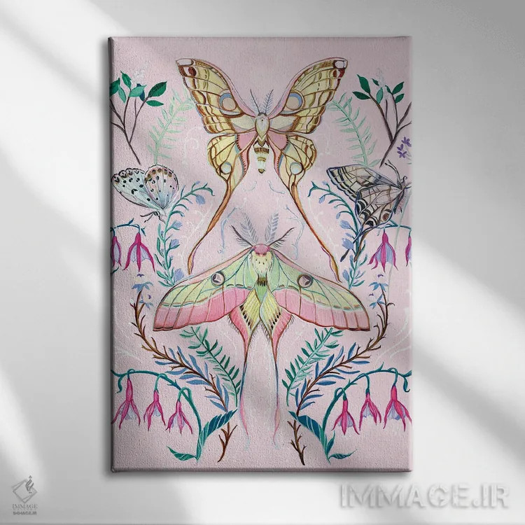 تابلو دکوراتیو شب پره ماه چینی اثر کلارا مک آلیستر - نمای روبهرو روی دیوار