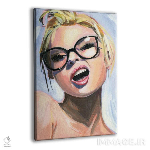 تابلو دکوراتیو دختر شوخ و شاداب اثر کتی مینگوس - نمای پرسپکتیو محصول