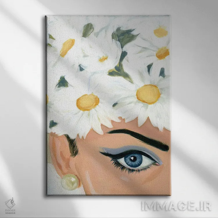 تابلو دکوراتیو دختر با کلاه گل دار اثر کتی مینگوس - نمای روبهرو روی دیوار