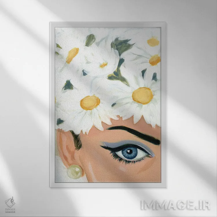 تابلو دکوراتیو دختر با کلاه گل دار اثر کتی مینگوس - نمای قابدار سفید