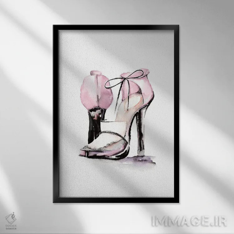 تابلو دکوراتیو کفش لوفری پاشنه دار اثر استلا چانگ - نمای قابدار مشکی