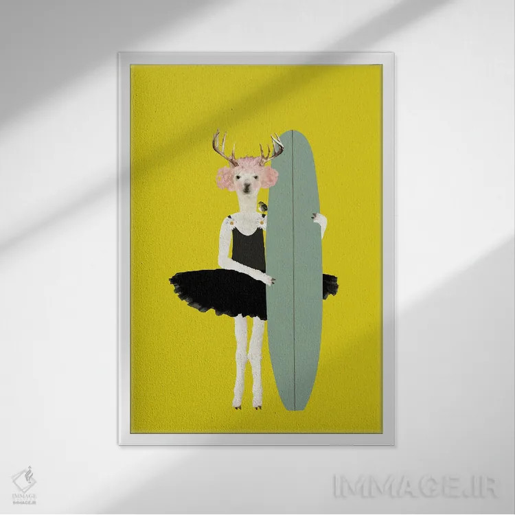 تابلو مدرن فرانسین در حال نگه داشتن تخته موج سواری اثر کارولین کسلسی - نمای قابدار سفید