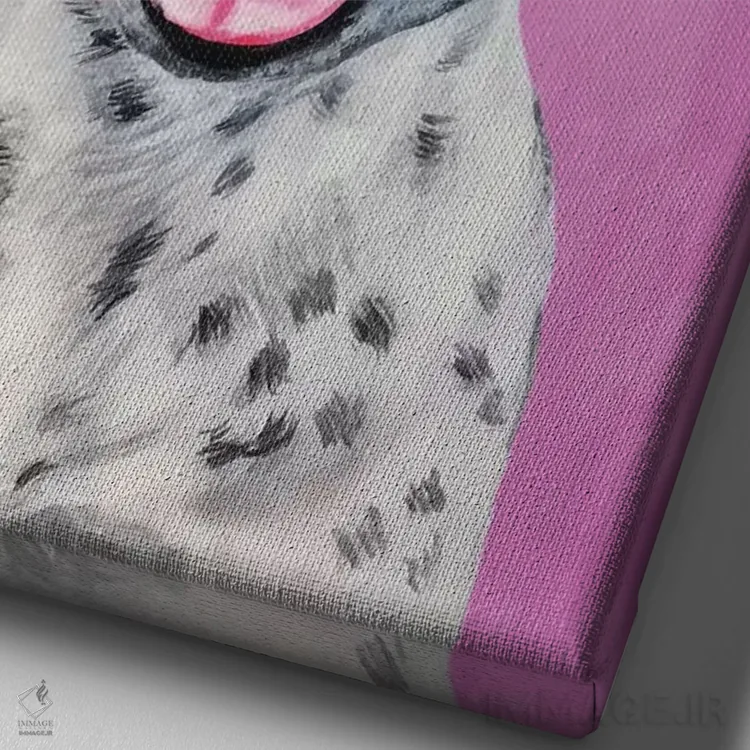 تابلو دکوراتیو بولداگ شیک پوش صورتی اثر کوکو د پاریس - نمای نزدیک بافت بوم